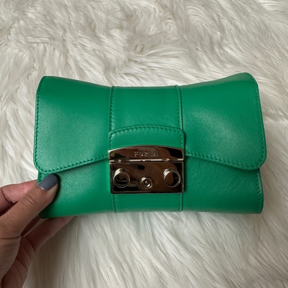 FURLA METROPOLIS REMIX
Shoulder Bag S Volt - Picture 4 of 9